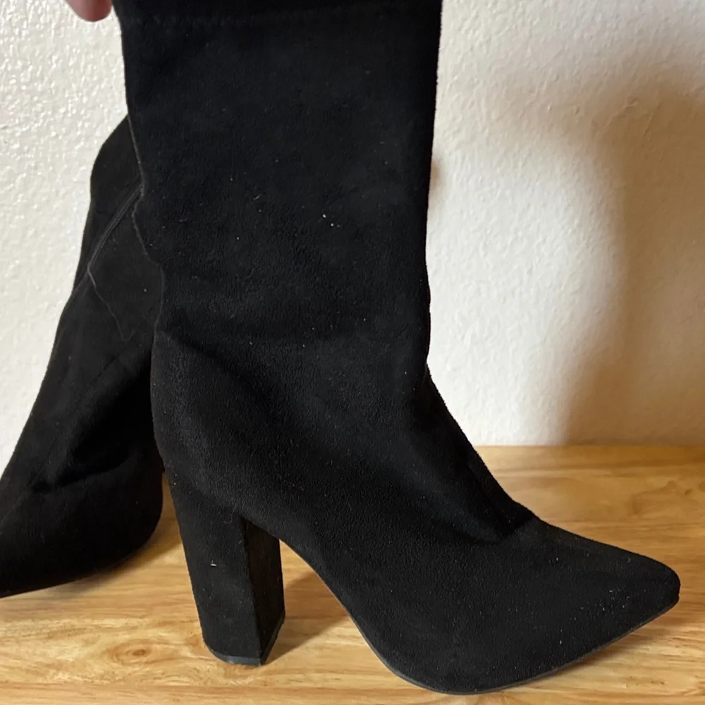 Women's Black Suede Pointed Toe Block Heel Ankle Boots Zip Up